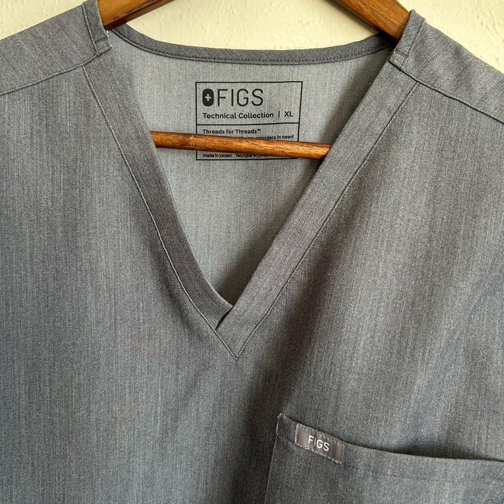 Figs Graphite Gray V-Neck Scrub Top